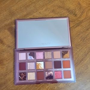 HUDA Beauty Naughty and medium palettes